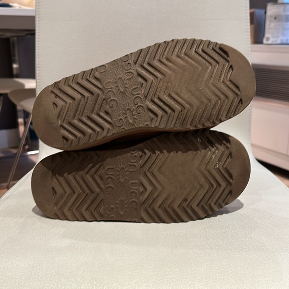 Uggs Chesnut Classic Boots Size 3 - Picture 3 of 5